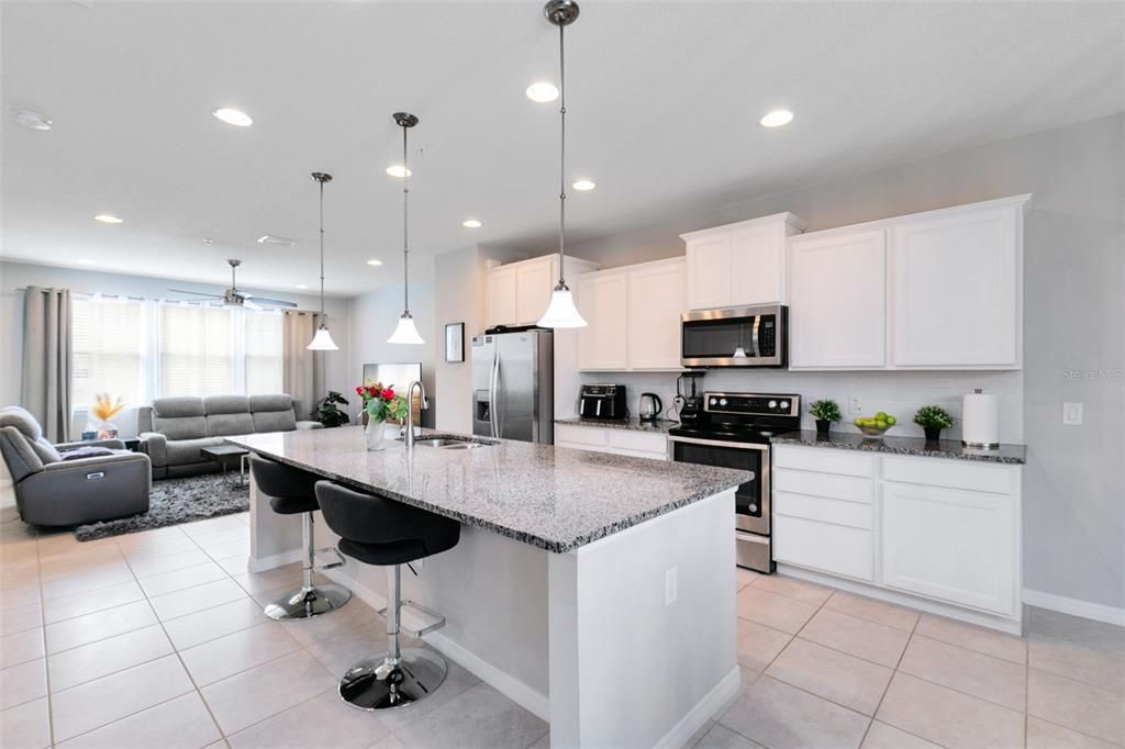 For Rent: $2,950 (3 beds, 3 baths, 2107 Square Feet)