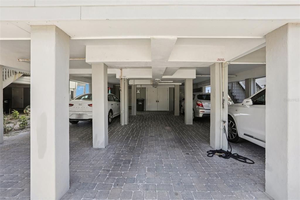 For Sale: $980,000 (2 beds, 2 baths, 1162 Square Feet)