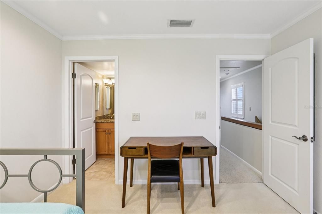For Sale: $980,000 (2 beds, 2 baths, 1162 Square Feet)