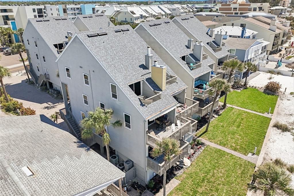For Sale: $980,000 (2 beds, 2 baths, 1162 Square Feet)