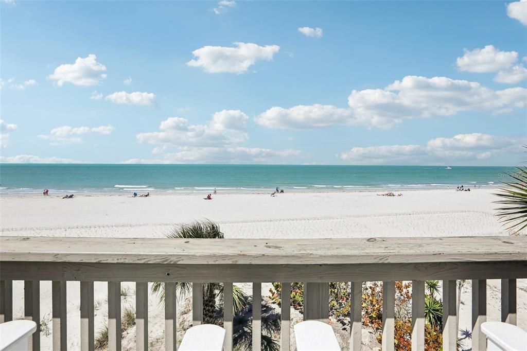 For Sale: $980,000 (2 beds, 2 baths, 1162 Square Feet)