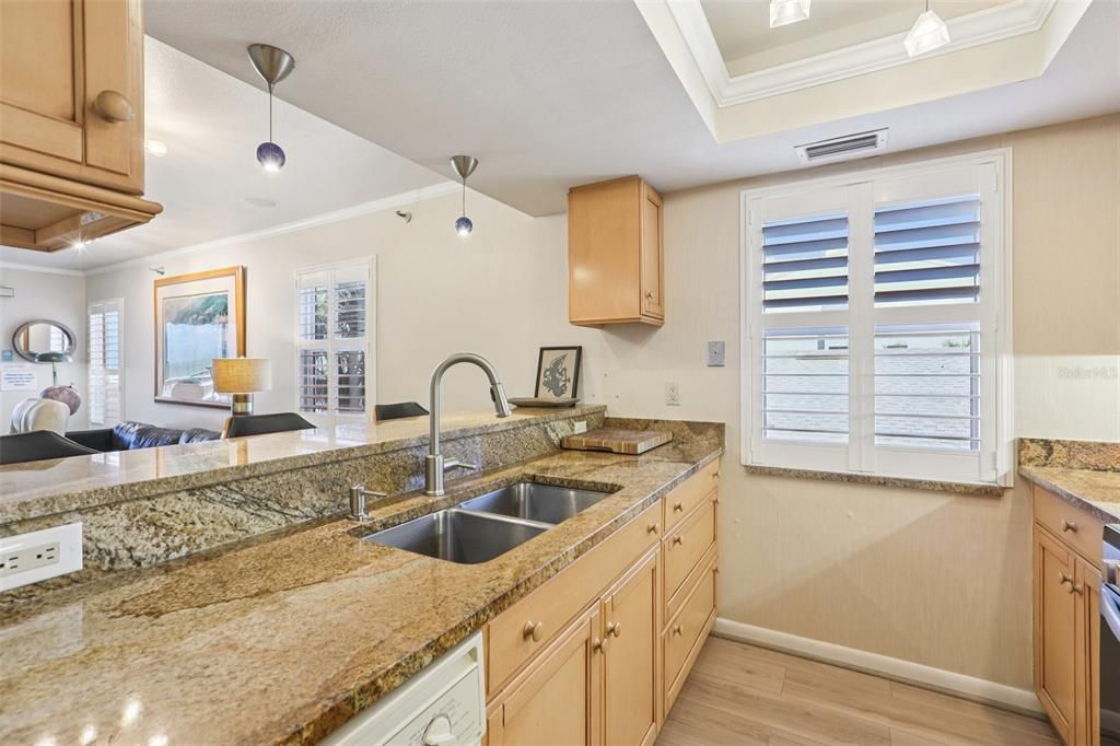 For Sale: $980,000 (2 beds, 2 baths, 1162 Square Feet)