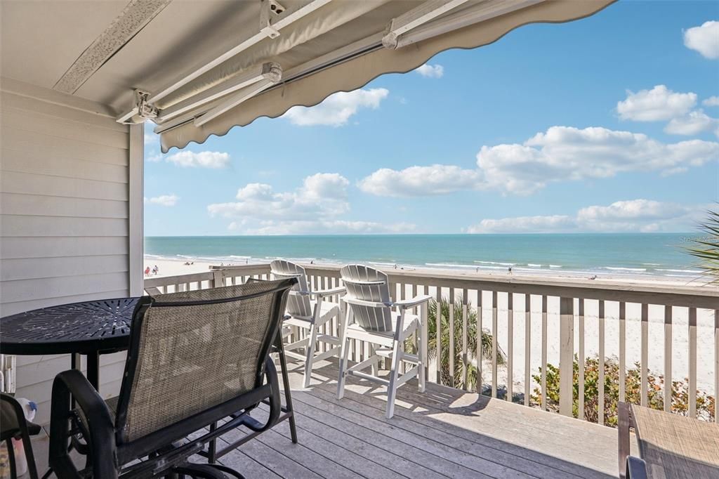 For Sale: $980,000 (2 beds, 2 baths, 1162 Square Feet)