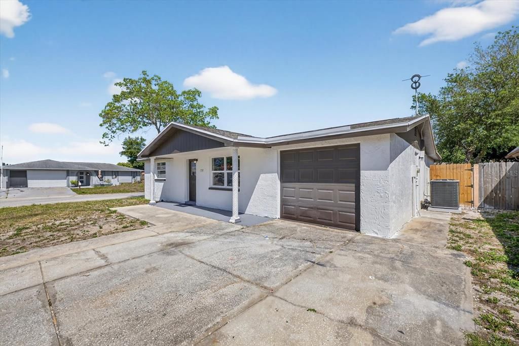 Active With Contract: $299,999 (4 beds, 2 baths, 1620 Square Feet)