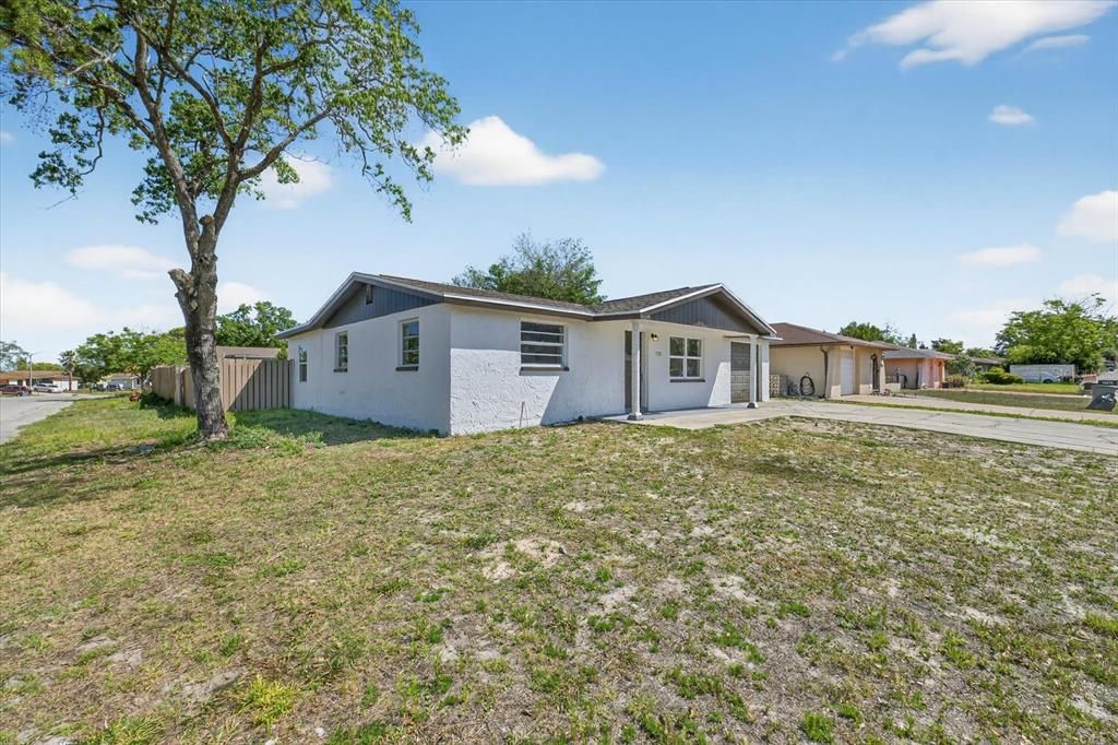 Active With Contract: $299,999 (4 beds, 2 baths, 1620 Square Feet)