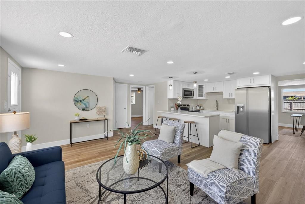 Active With Contract: $299,999 (4 beds, 2 baths, 1620 Square Feet)