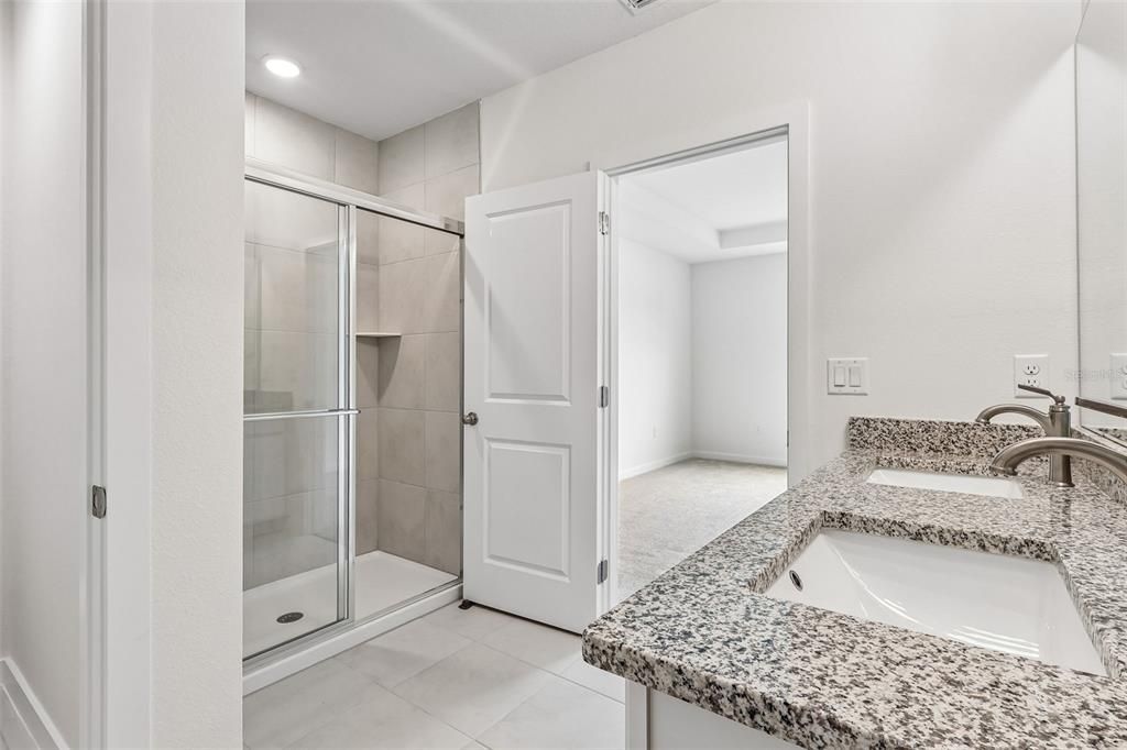 Под контрактом: $349,990 (4 спален, 3 ванн, 2072 Квадратных фут)