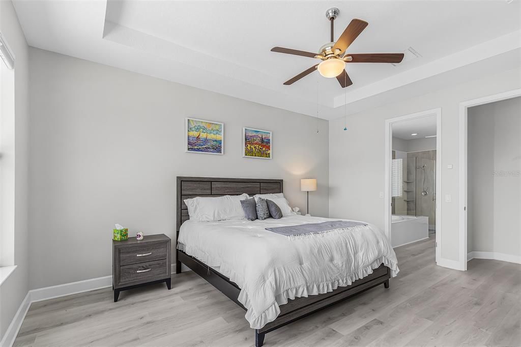 En Venta: $639,900 (3 camas, 3 baños, 2267 Pies cuadrados)