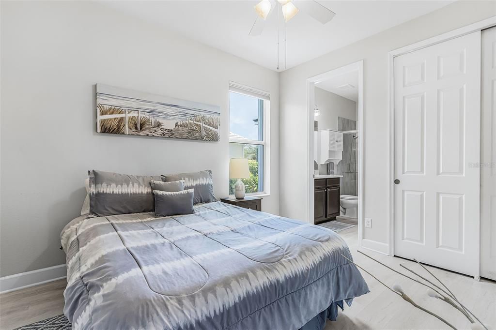 En Venta: $639,900 (3 camas, 3 baños, 2267 Pies cuadrados)