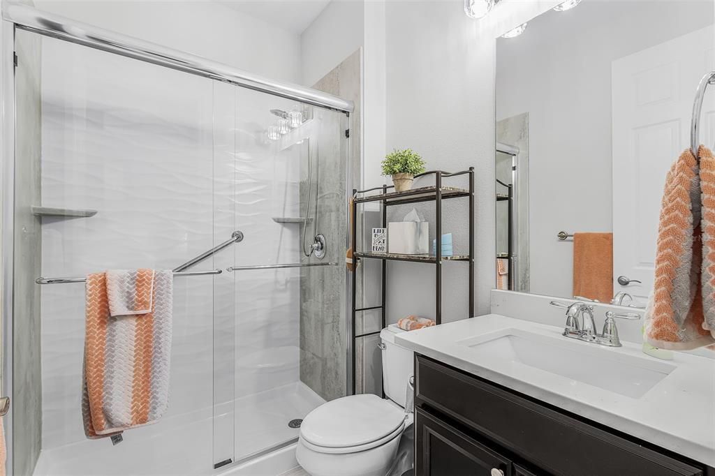 En Venta: $639,900 (3 camas, 3 baños, 2267 Pies cuadrados)
