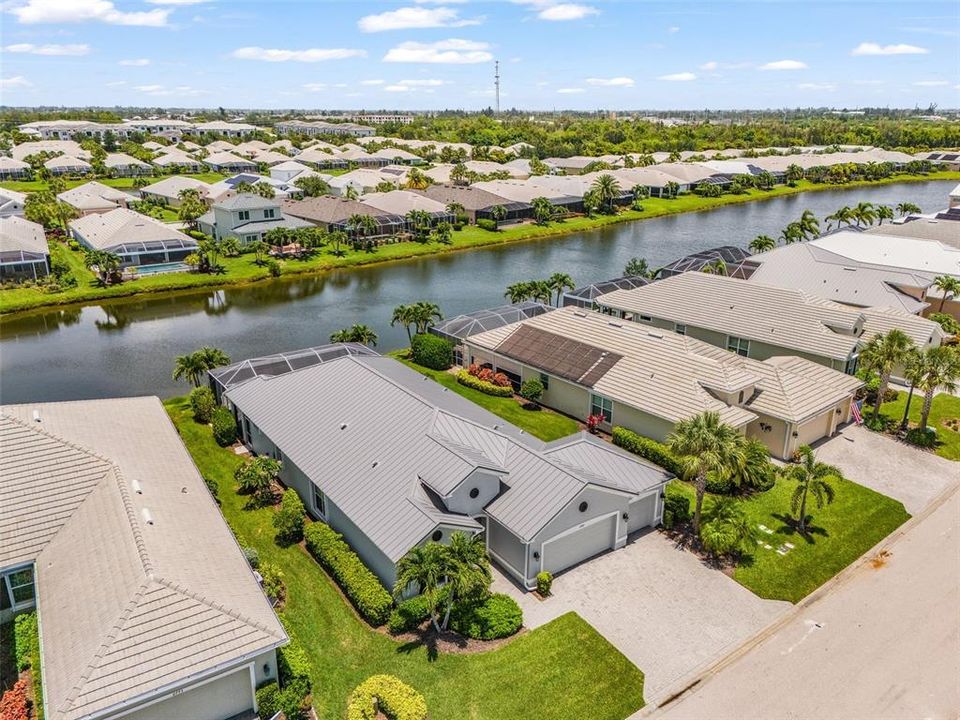 En Venta: $639,900 (3 camas, 3 baños, 2267 Pies cuadrados)