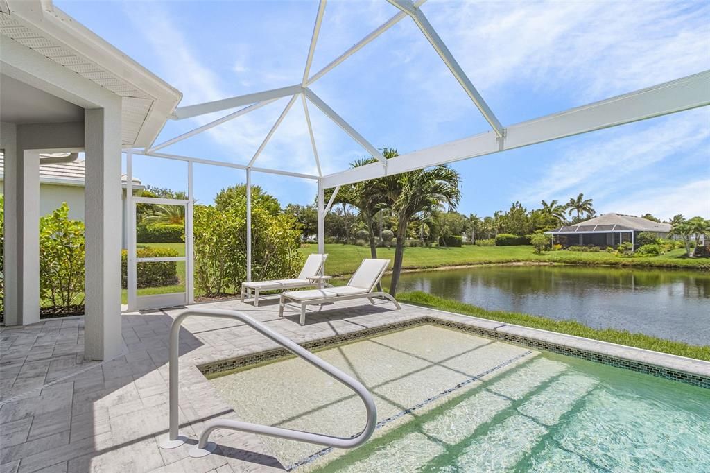 En Venta: $639,900 (3 camas, 3 baños, 2267 Pies cuadrados)