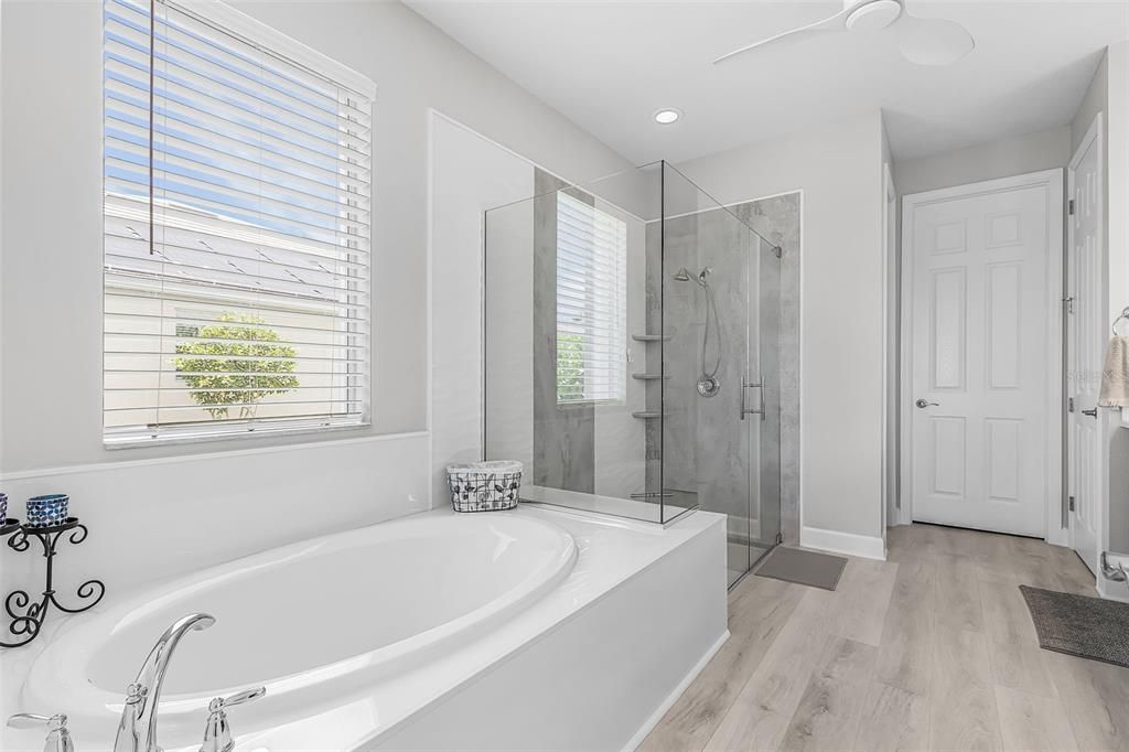 En Venta: $639,900 (3 camas, 3 baños, 2267 Pies cuadrados)