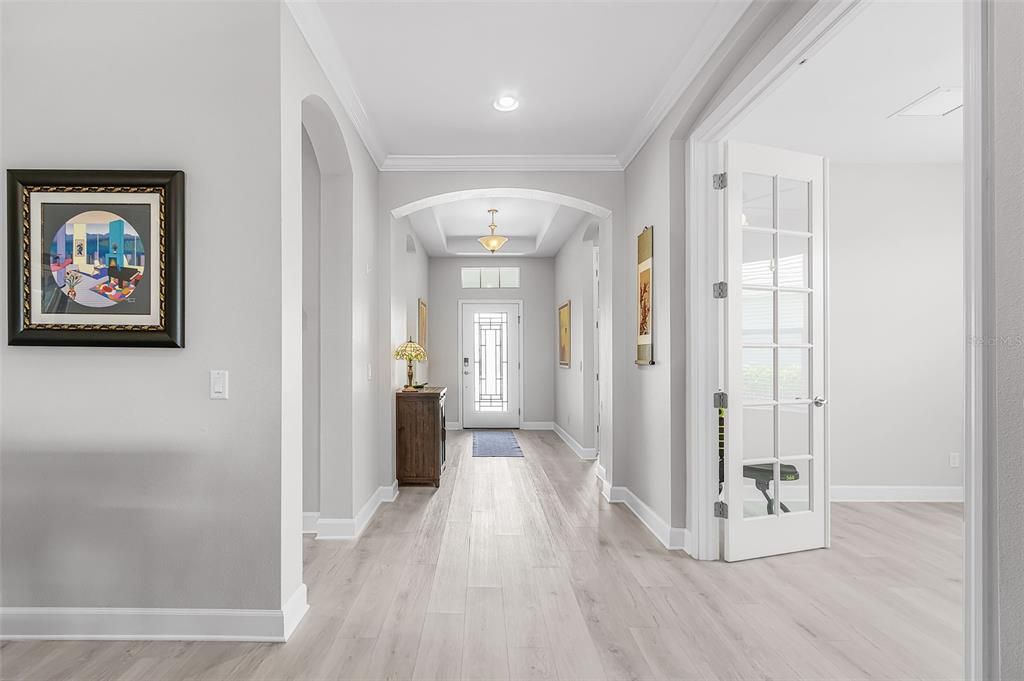En Venta: $639,900 (3 camas, 3 baños, 2267 Pies cuadrados)