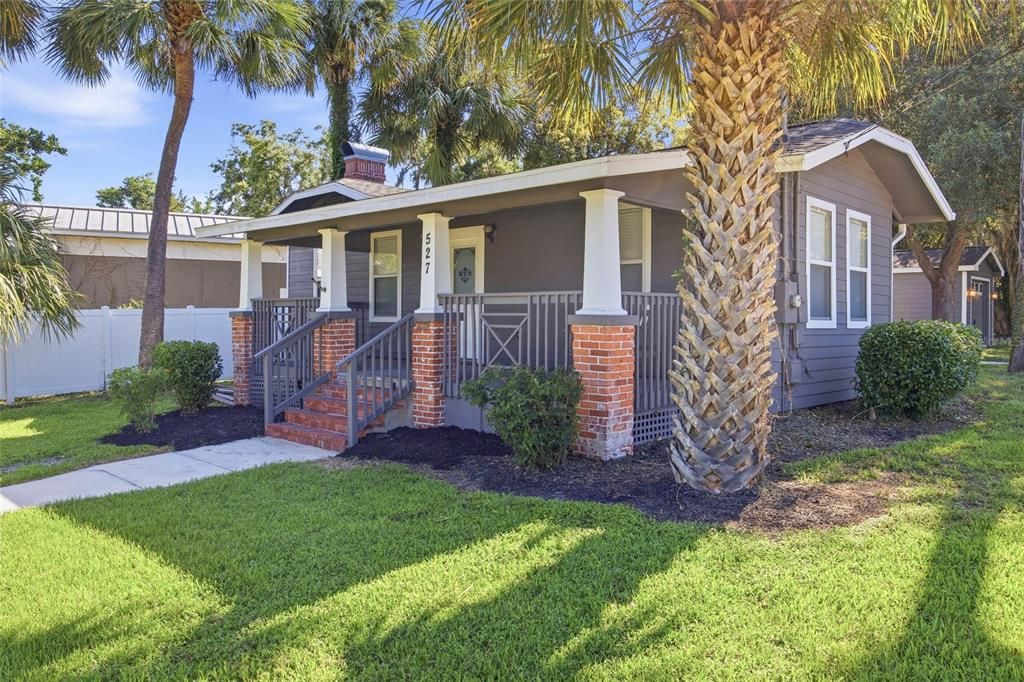 For Sale: $325,000 (0 beds, 0 baths, 1054 Square Feet)