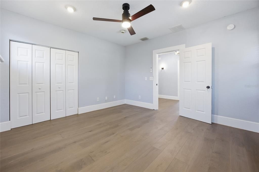 For Sale: $325,000 (0 beds, 0 baths, 1054 Square Feet)