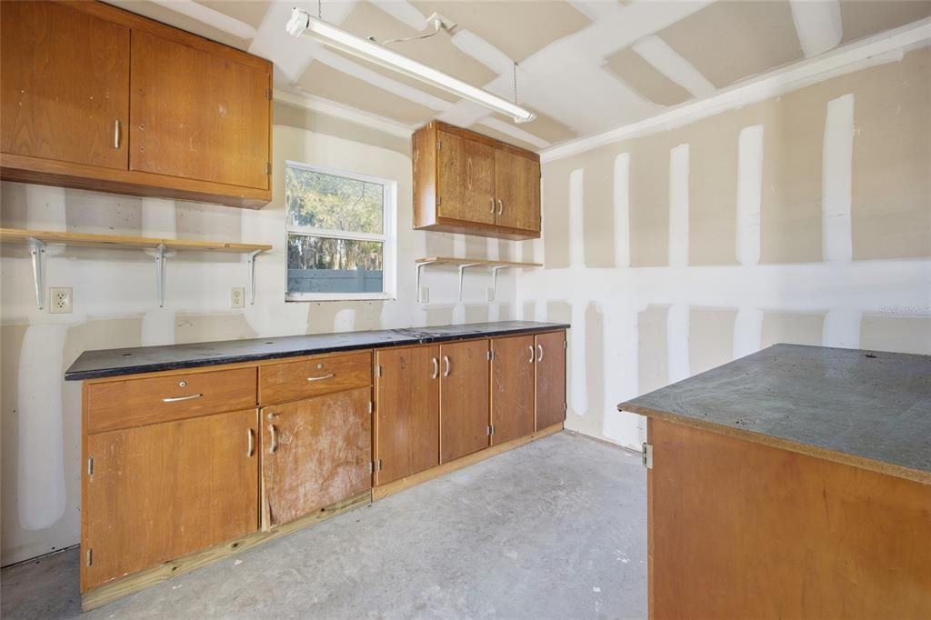 For Sale: $325,000 (0 beds, 0 baths, 1054 Square Feet)