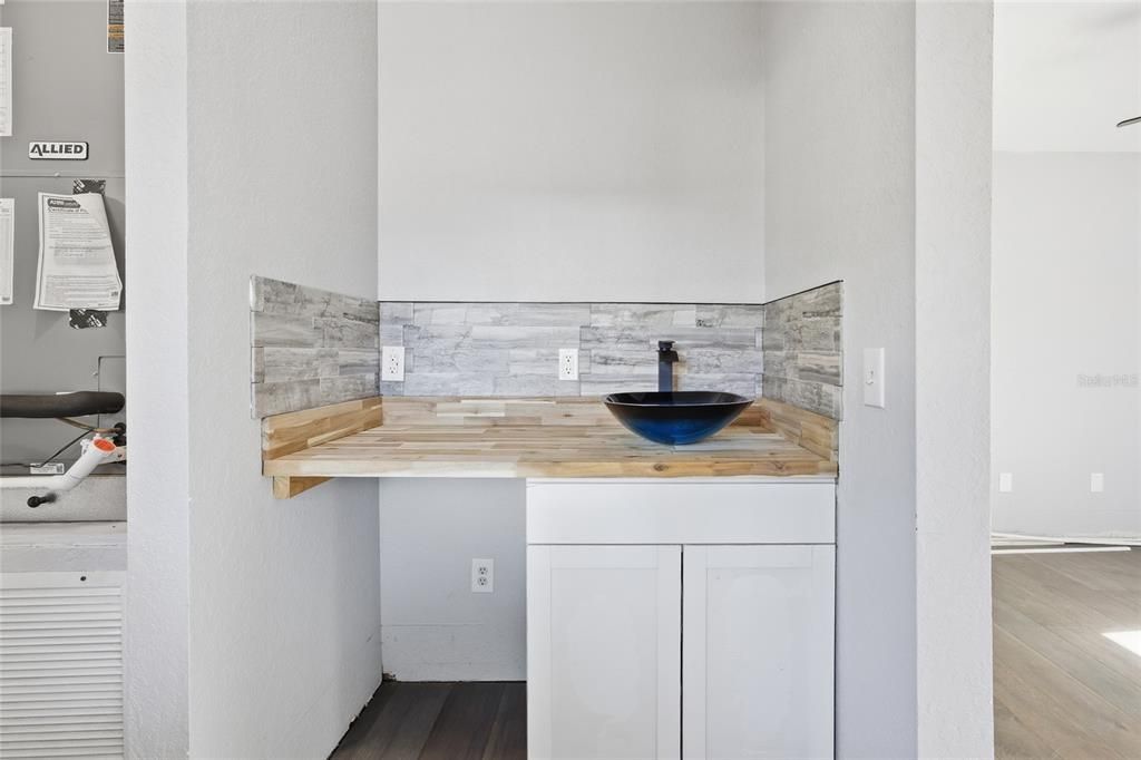 For Sale: $325,000 (0 beds, 0 baths, 1054 Square Feet)