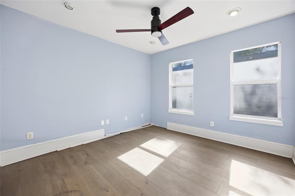 For Sale: $325,000 (0 beds, 0 baths, 1054 Square Feet)