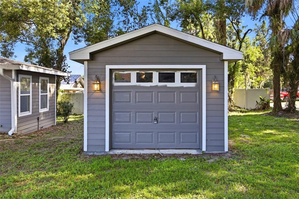 For Sale: $325,000 (0 beds, 0 baths, 1054 Square Feet)