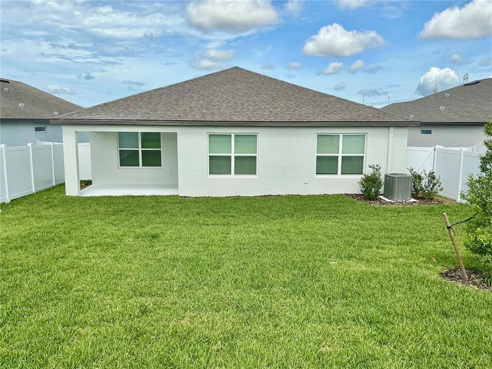 For Rent: $2,199 (3 beds, 2 baths, 1662 Square Feet)
