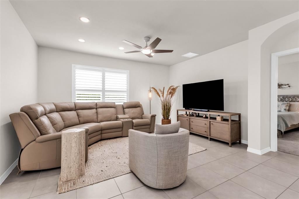 For Sale: $325,000 (4 beds, 2 baths, 1791 Square Feet)