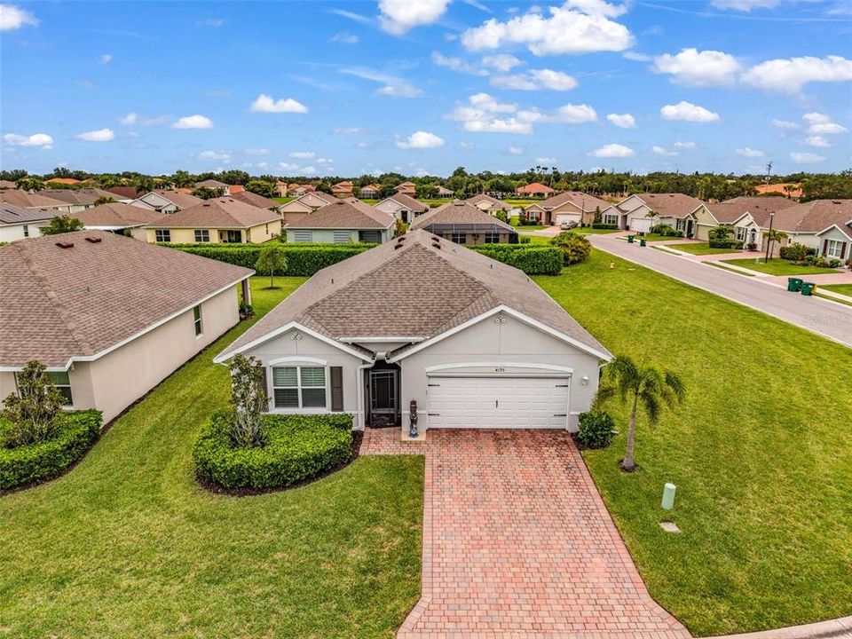 For Sale: $325,000 (4 beds, 2 baths, 1791 Square Feet)