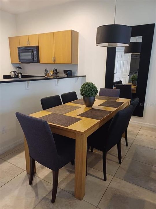 For Sale: $245,000 (2 beds, 2 baths, 1161 Square Feet)