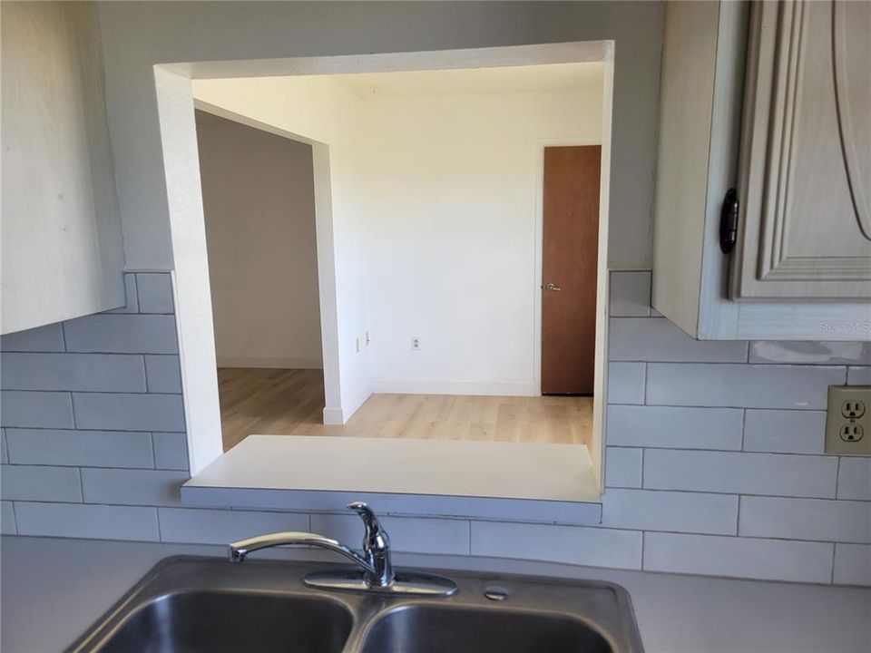 For Sale: $132,500 (2 beds, 2 baths, 1120 Square Feet)