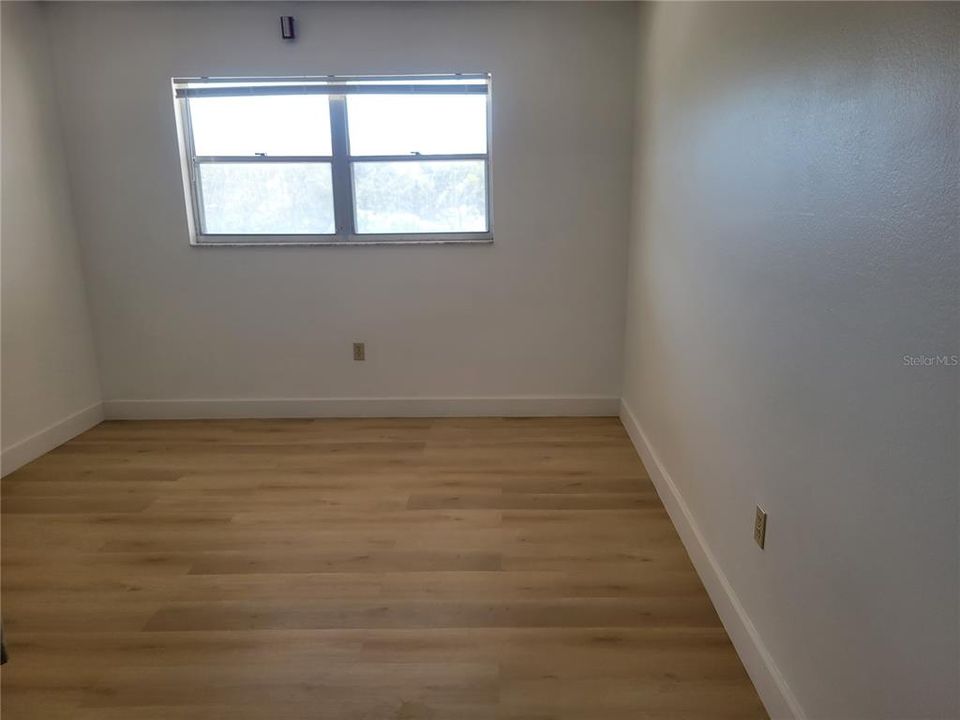For Sale: $132,500 (2 beds, 2 baths, 1120 Square Feet)