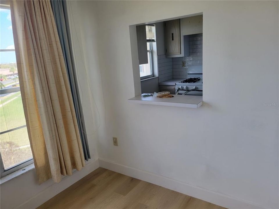 For Sale: $132,500 (2 beds, 2 baths, 1120 Square Feet)