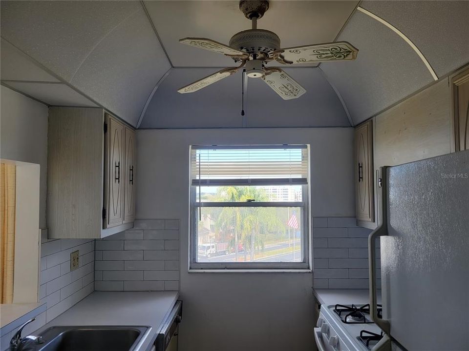For Sale: $132,500 (2 beds, 2 baths, 1120 Square Feet)