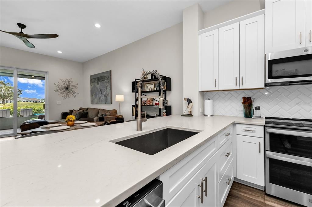 For Sale: $344,500 (2 beds, 2 baths, 1375 Square Feet)