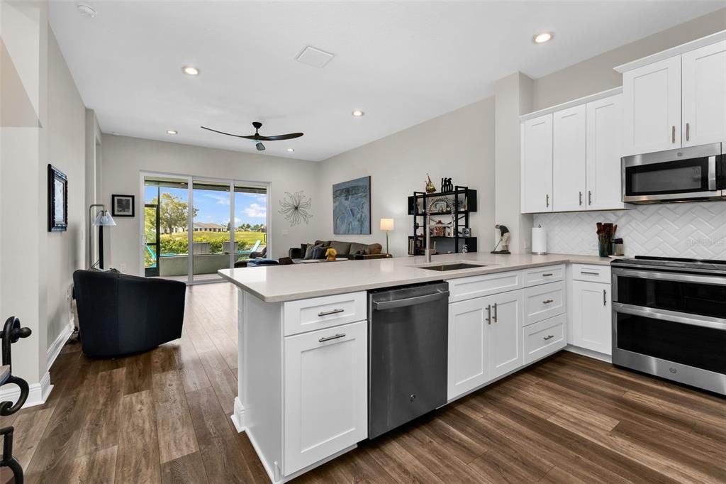 For Sale: $344,500 (2 beds, 2 baths, 1375 Square Feet)