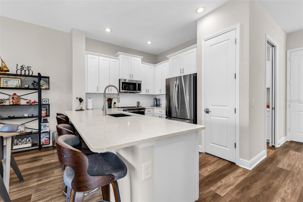 For Sale: $344,500 (2 beds, 2 baths, 1375 Square Feet)