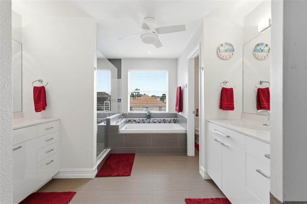 For Sale: $459,900 (4 beds, 2 baths, 2408 Square Feet)