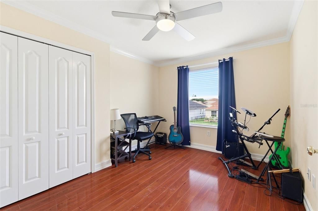 For Sale: $459,900 (4 beds, 2 baths, 2408 Square Feet)