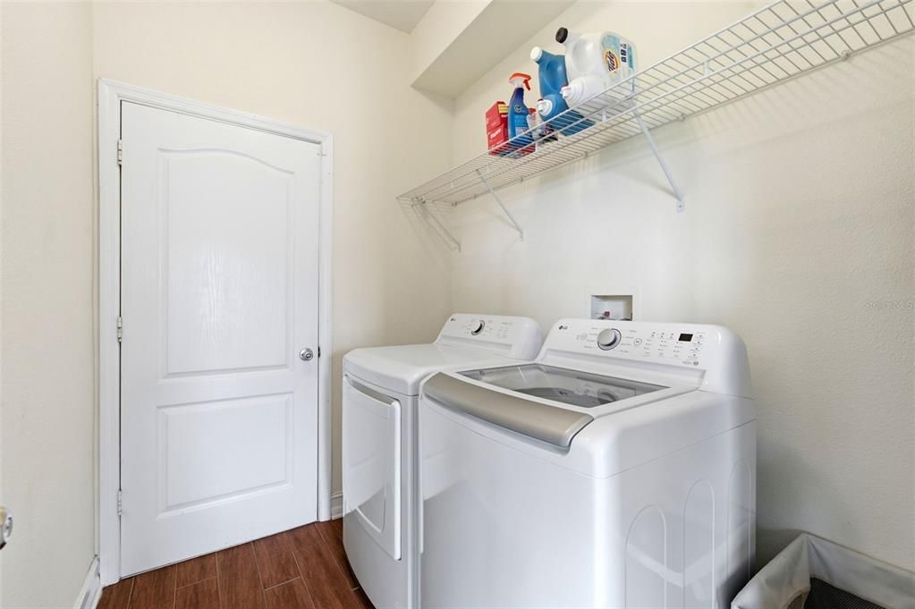 For Sale: $459,900 (4 beds, 2 baths, 2408 Square Feet)