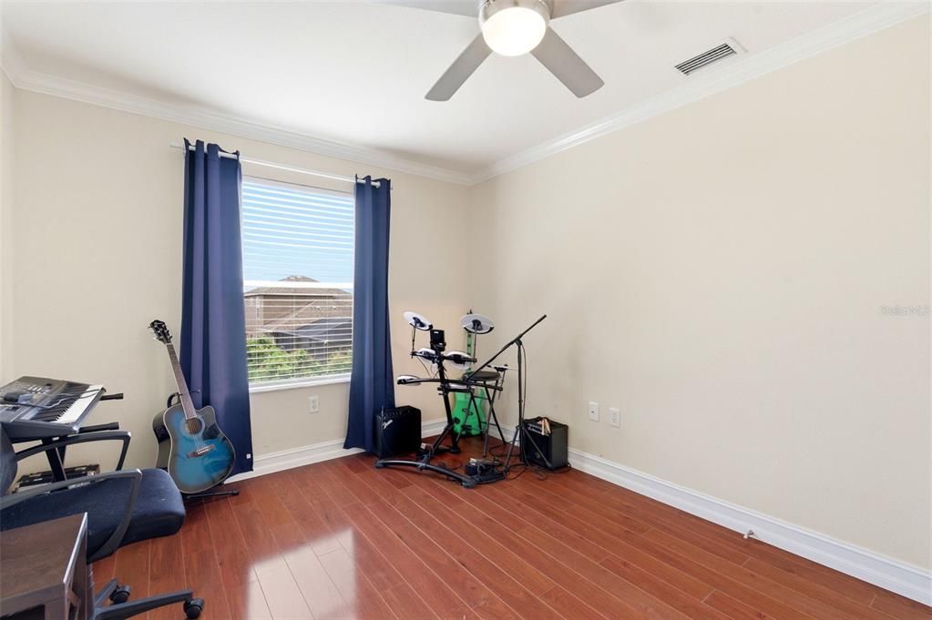 For Sale: $459,900 (4 beds, 2 baths, 2408 Square Feet)