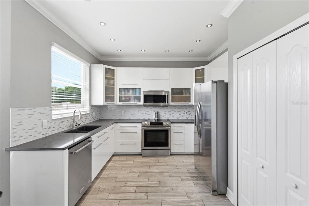 For Sale: $459,900 (4 beds, 2 baths, 2408 Square Feet)