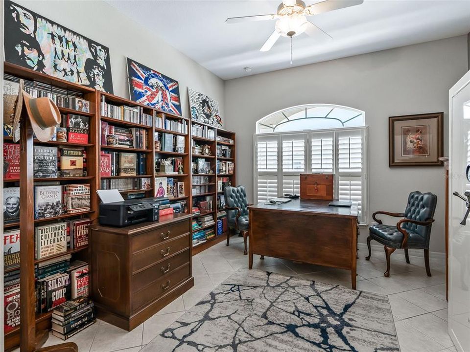 На продажу: $425,000 (3 спален, 2 ванн, 1945 Квадратных фут)