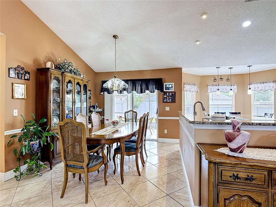 For Sale: $405,000 (3 beds, 2 baths, 1492 Square Feet)