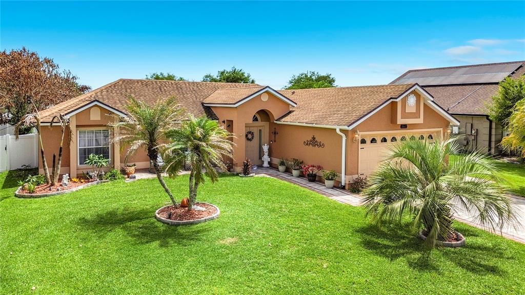For Sale: $405,000 (3 beds, 2 baths, 1492 Square Feet)
