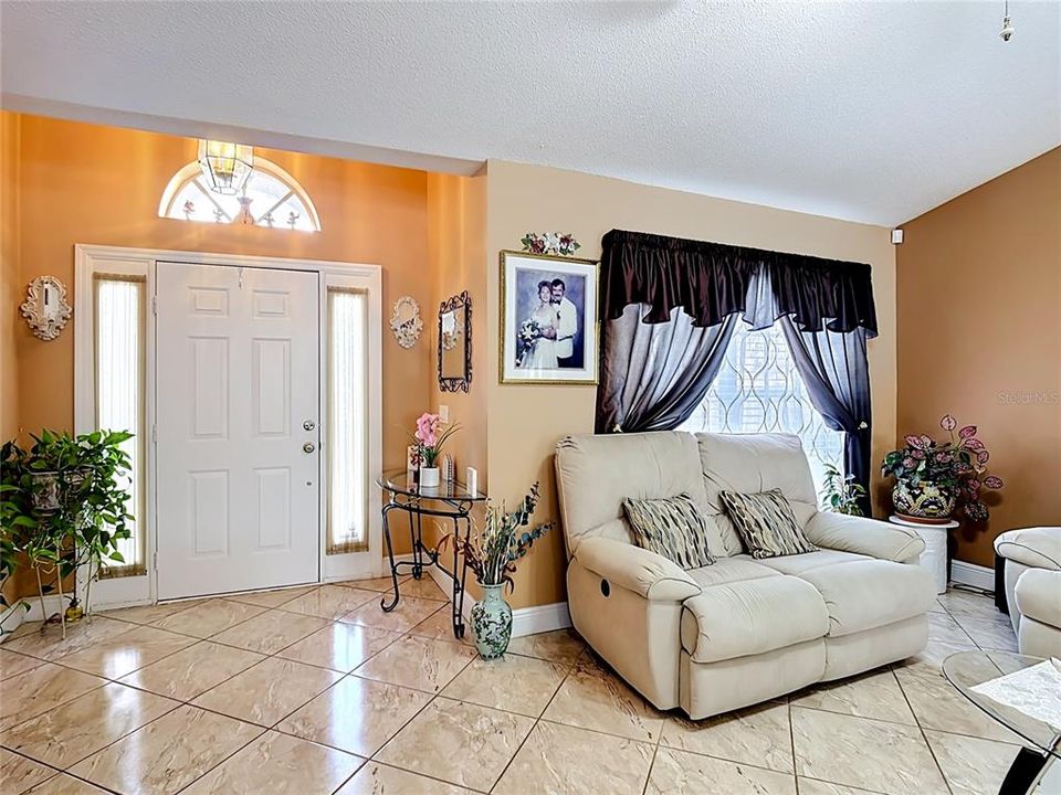 For Sale: $405,000 (3 beds, 2 baths, 1492 Square Feet)
