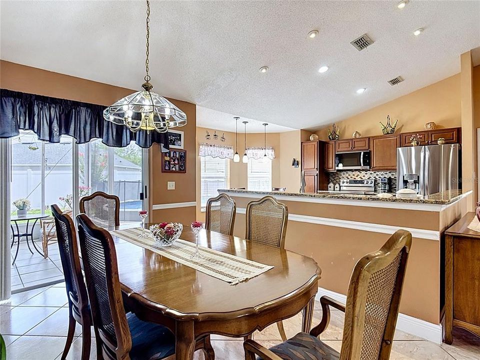 For Sale: $405,000 (3 beds, 2 baths, 1492 Square Feet)