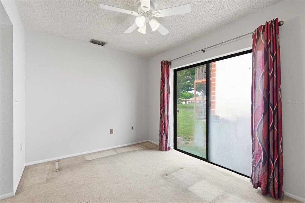 For Sale: $159,900 (2 beds, 2 baths, 1110 Square Feet)