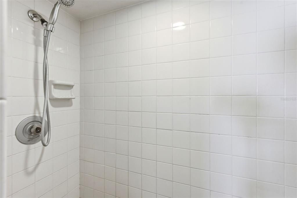 For Sale: $159,900 (2 beds, 2 baths, 1110 Square Feet)