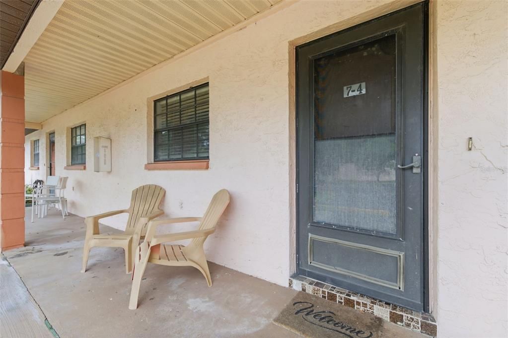 For Sale: $159,900 (2 beds, 2 baths, 1110 Square Feet)