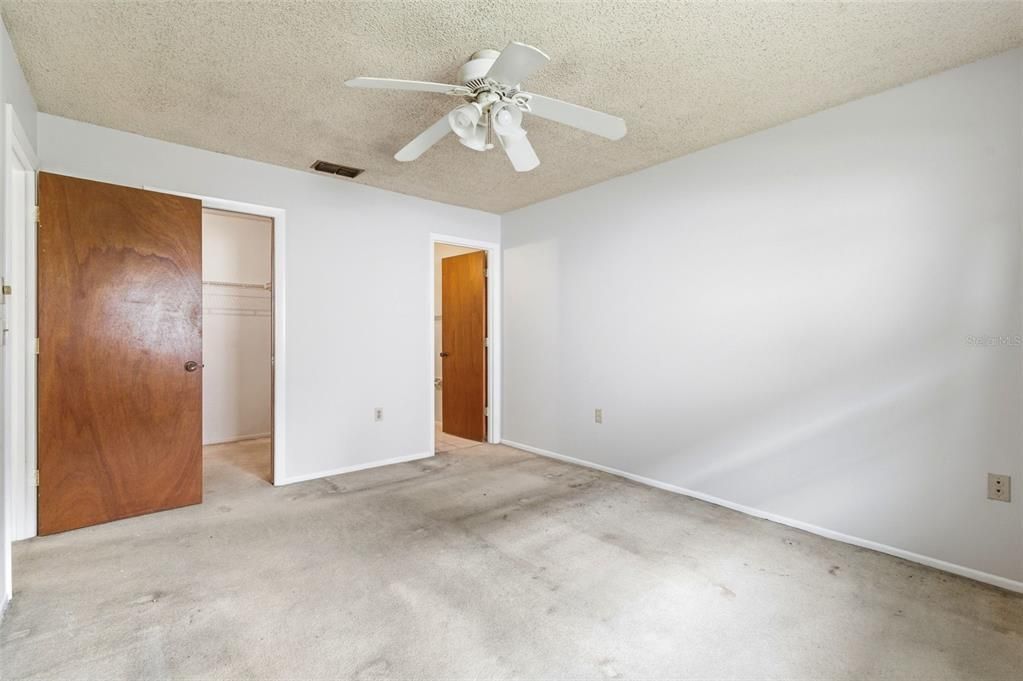 For Sale: $159,900 (2 beds, 2 baths, 1110 Square Feet)