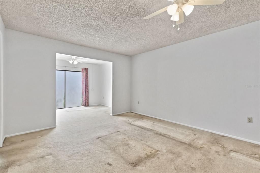 For Sale: $159,900 (2 beds, 2 baths, 1110 Square Feet)